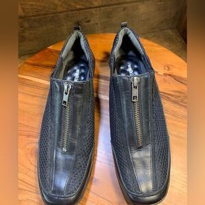 Walking cradles shoes.  Inv 5322b
